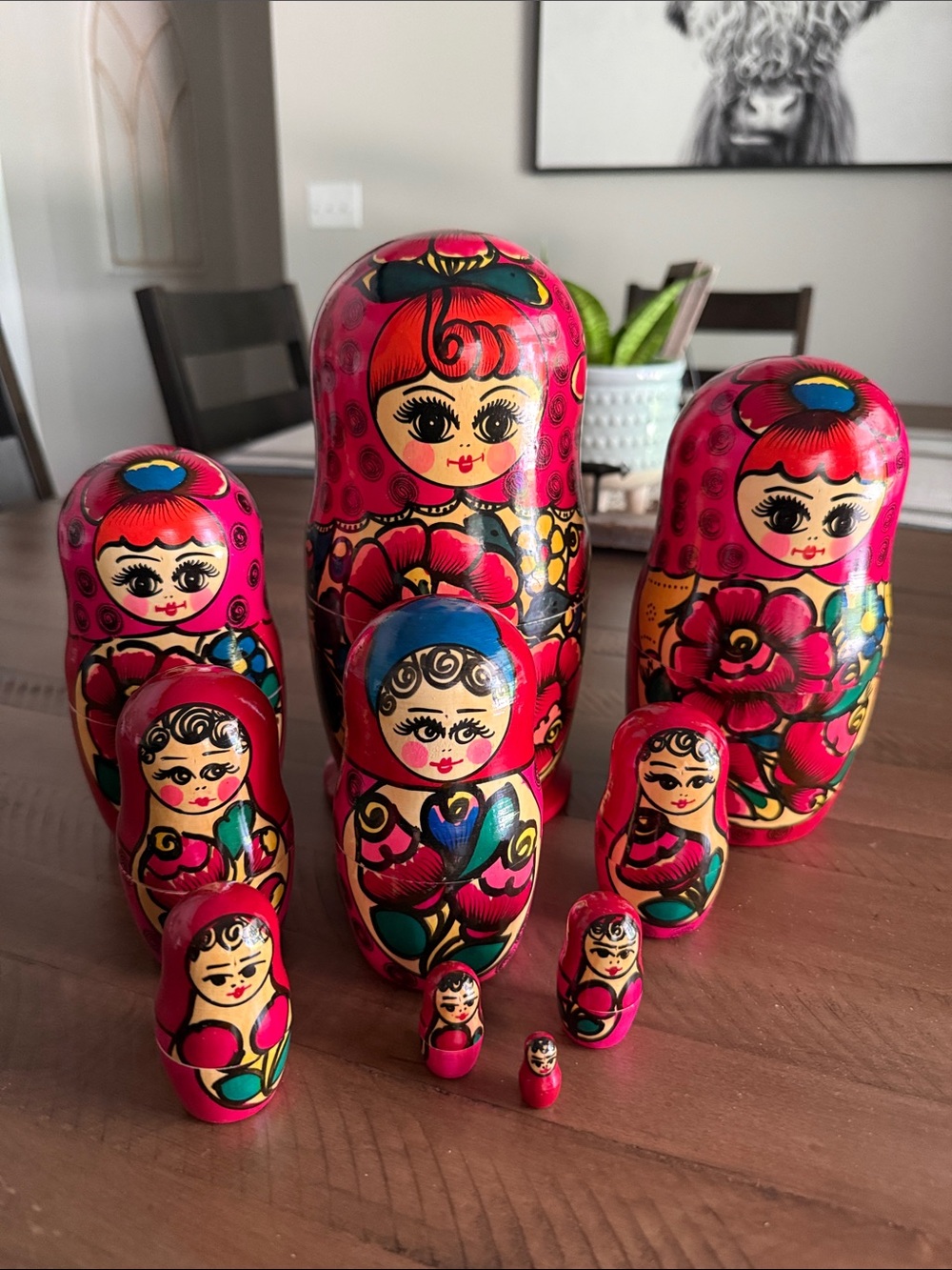 Set of Russian Matryoshka Nesting Dolls in Bright Red and Gold